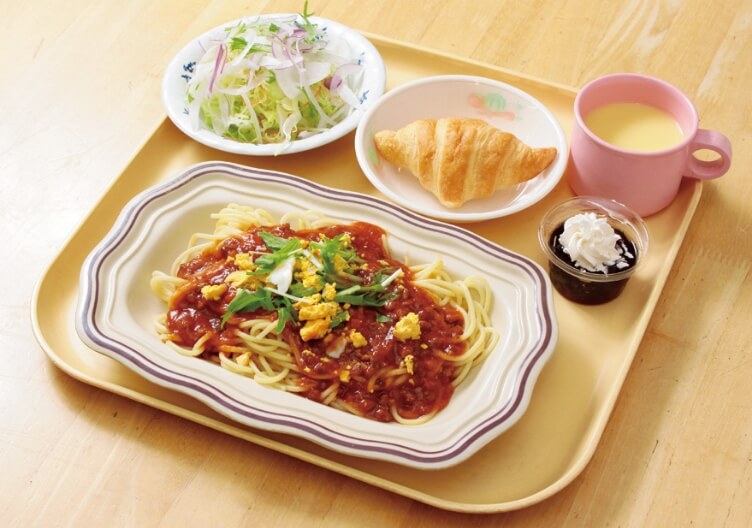 食堂でのランチ