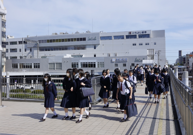 朝の通学風景