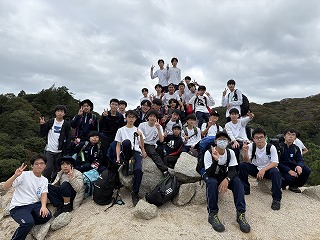 中学生男子の集合写真